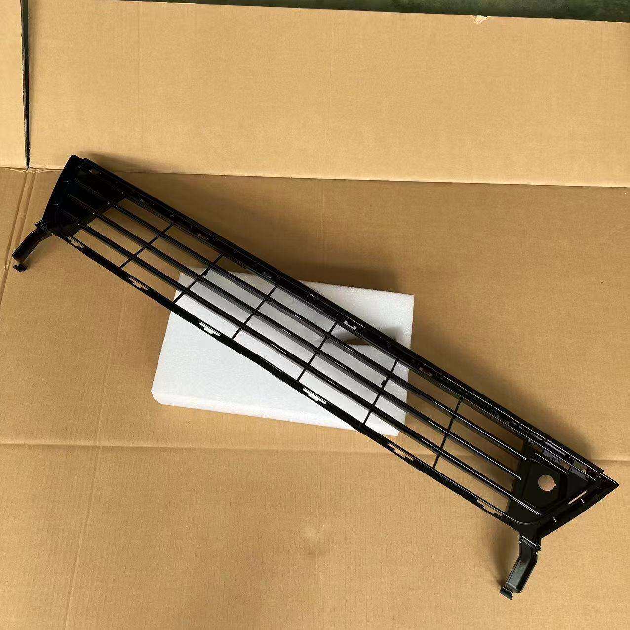 适用凯迪拉克XT6前保险杠下格栅下中网豪华前杠下通风网进气格栅