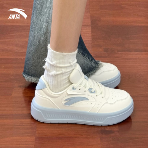 安踏厚底板鞋女白色系带休闲鞋