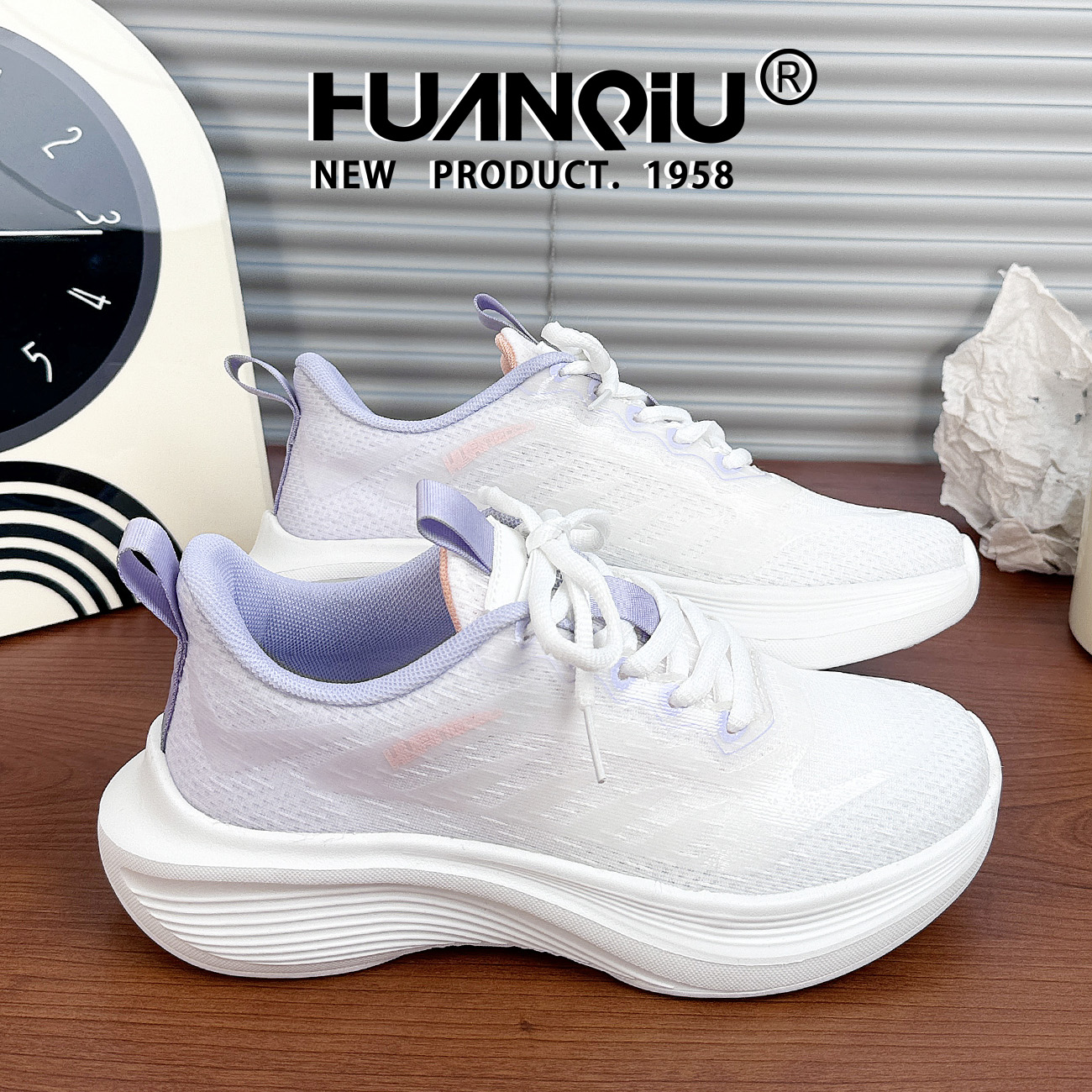 环球百搭运动网面透气飞织鞋