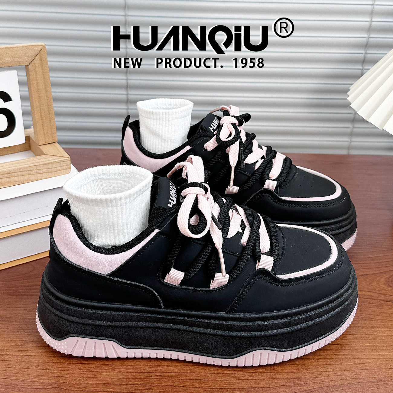 环球小众百搭增高黑粉板鞋