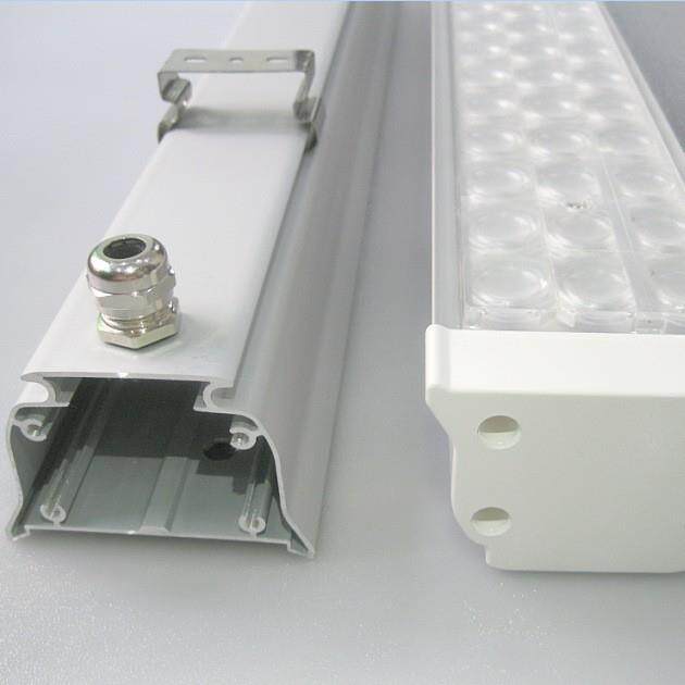 深圳灯具直销LED线条灯外壳、40Wled带透镜条形灯套件90°