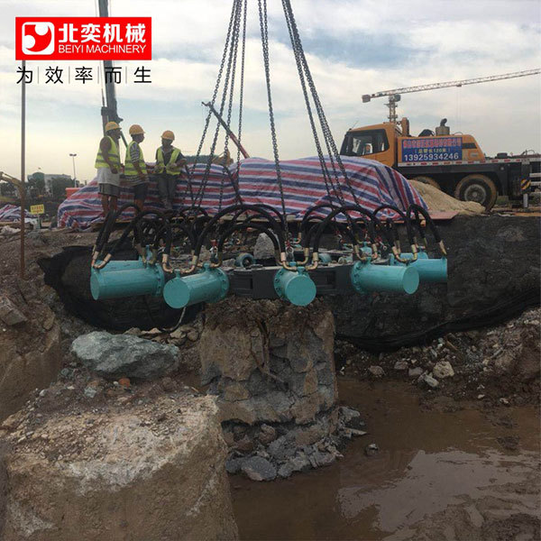 出口液压灌注水泥桩头破除器