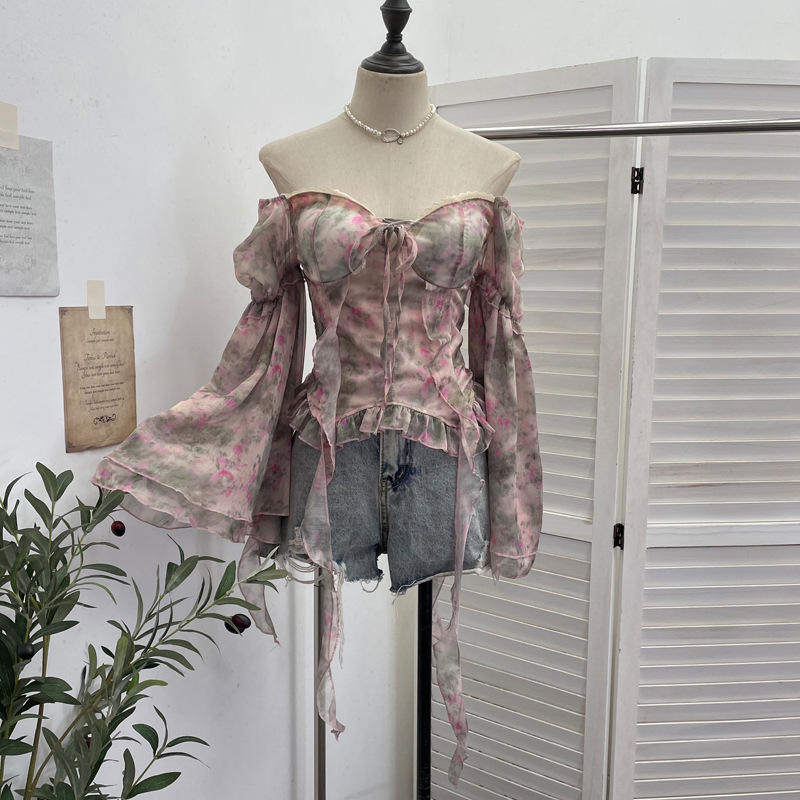 实拍一字肩带胸垫碎花大喇叭长袖雪纺衫镂空系带短款飘带上衣8851