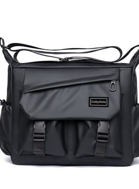 斜挎包男款大容量运动机能风挎包登山工装包单肩男包设计感邮差包