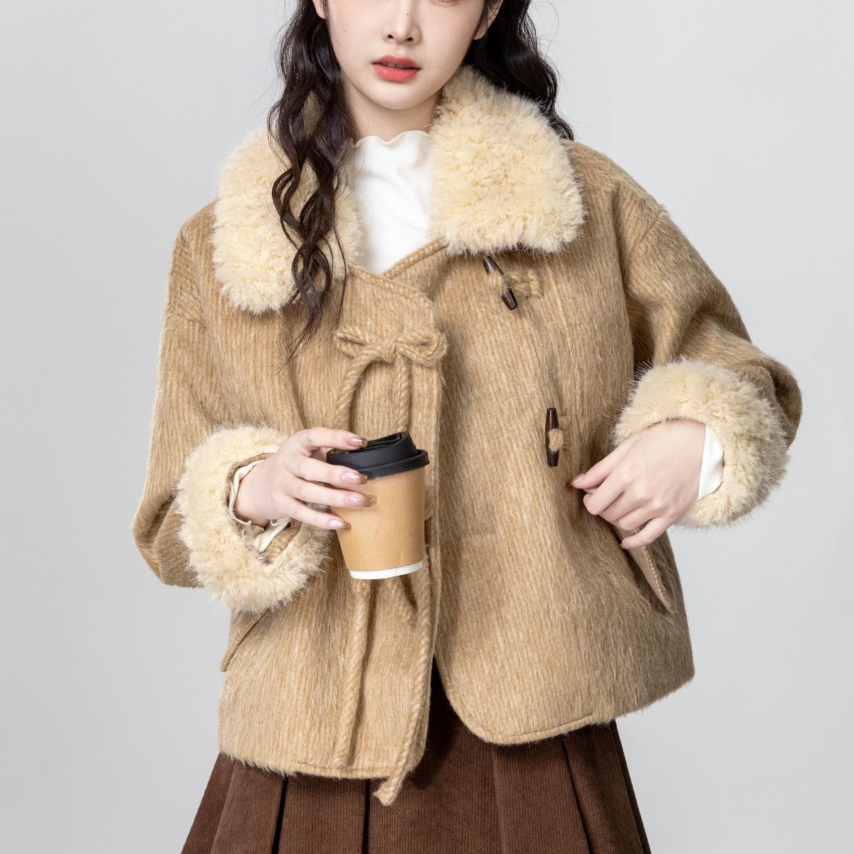 短款牛角扣毛呢外套女2025秋冬新款宽松夹棉加厚保暖呢子开衫上衣