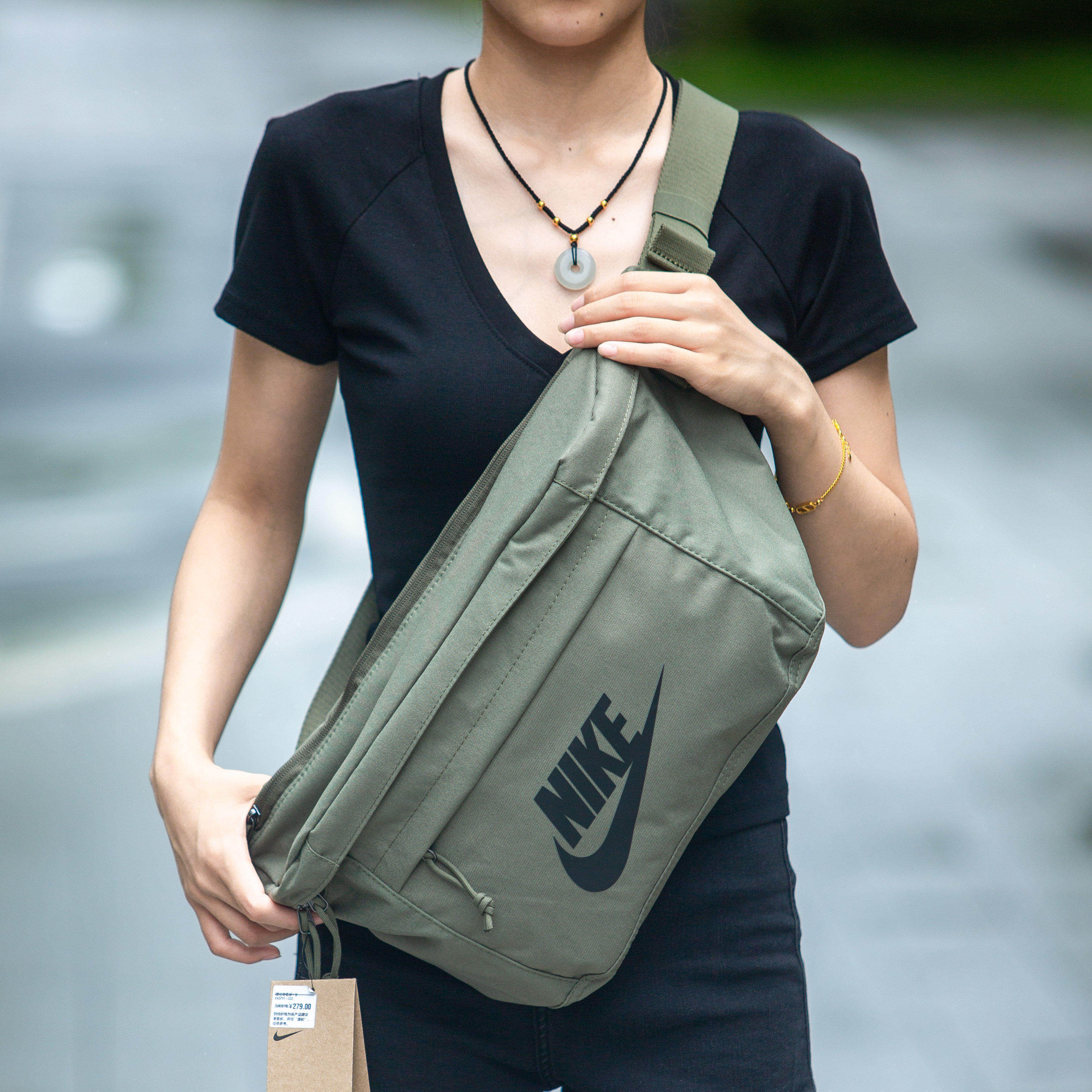 NIKE耐克斜挎包大容量运动腰包单肩包户外骑行胸包通勤休闲斜挎包