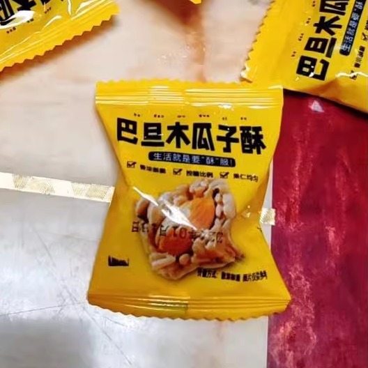 巴旦木瓜子酥坚果葵花籽休闲解馋小零食独立小包装