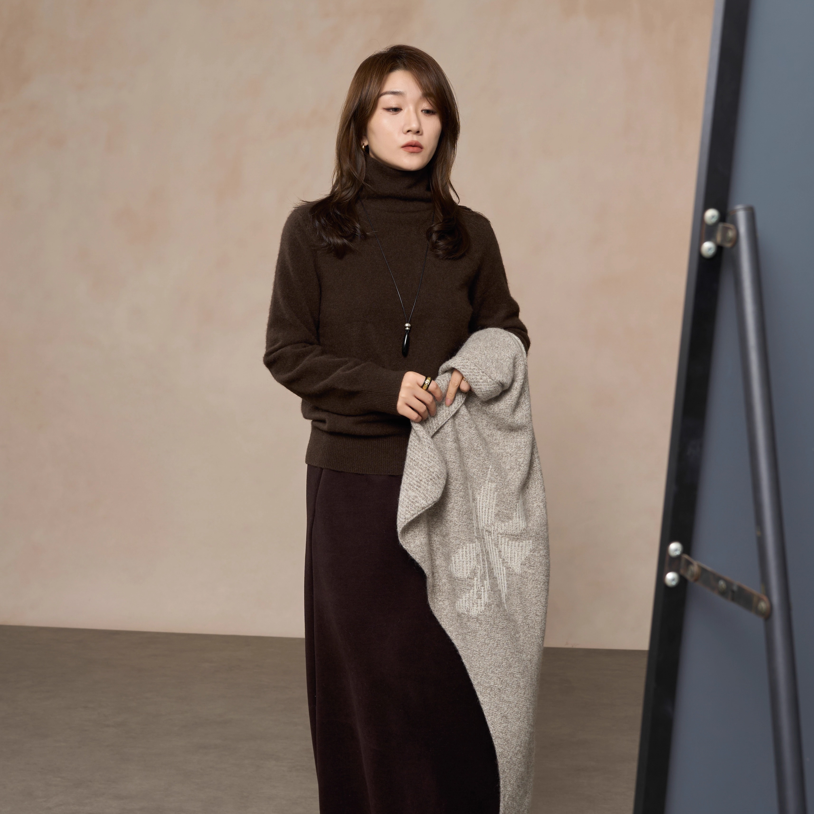 MENGJIAN深灰牦牛绒高领针织衫女2025冬季新款纯色宽松保暖打底衫