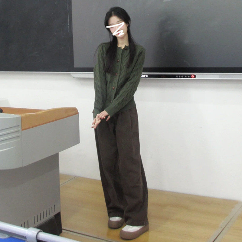 慵懒风毛衣外套女春秋季2025新款高级感绿色短款内搭针织开 衫上