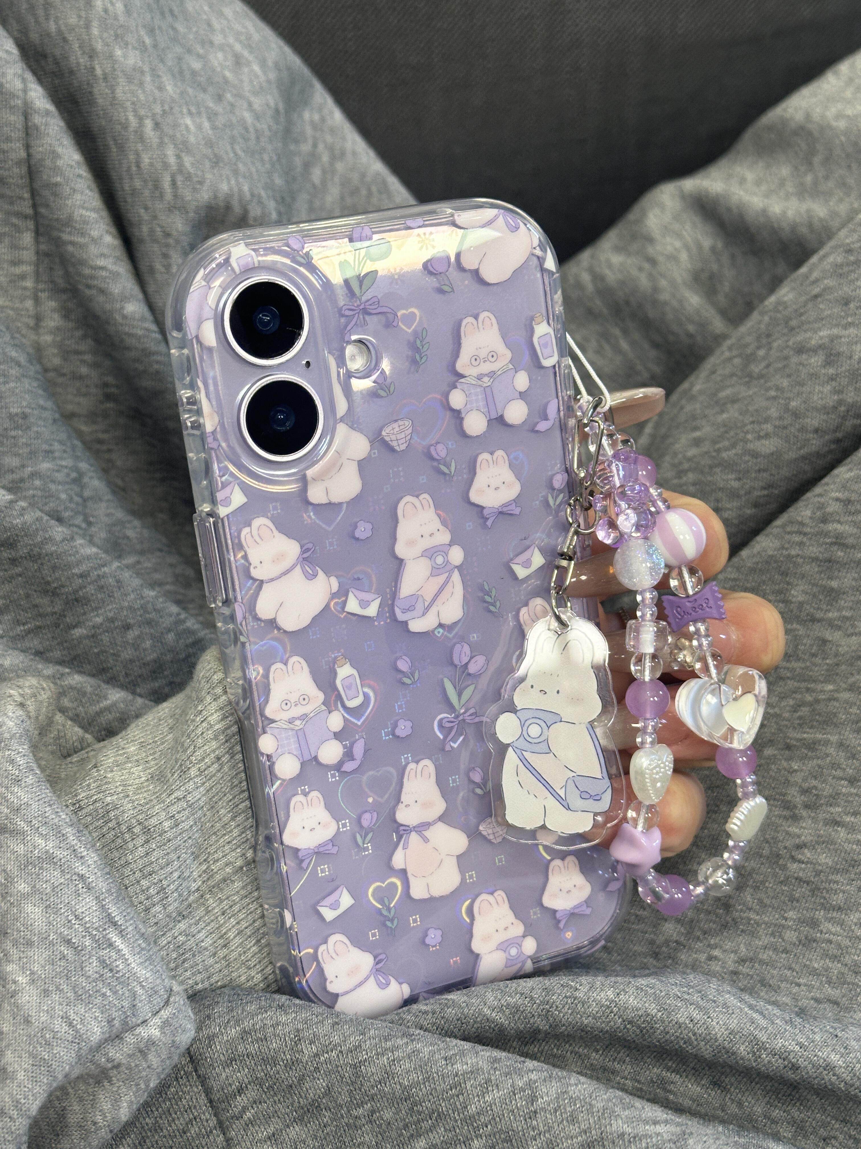 ins清新紫色镭射爱心碎花兔子插画链条17pro适用iPhone17新款苹果17ProMax手机壳14少女心16韩系全包13防摔15