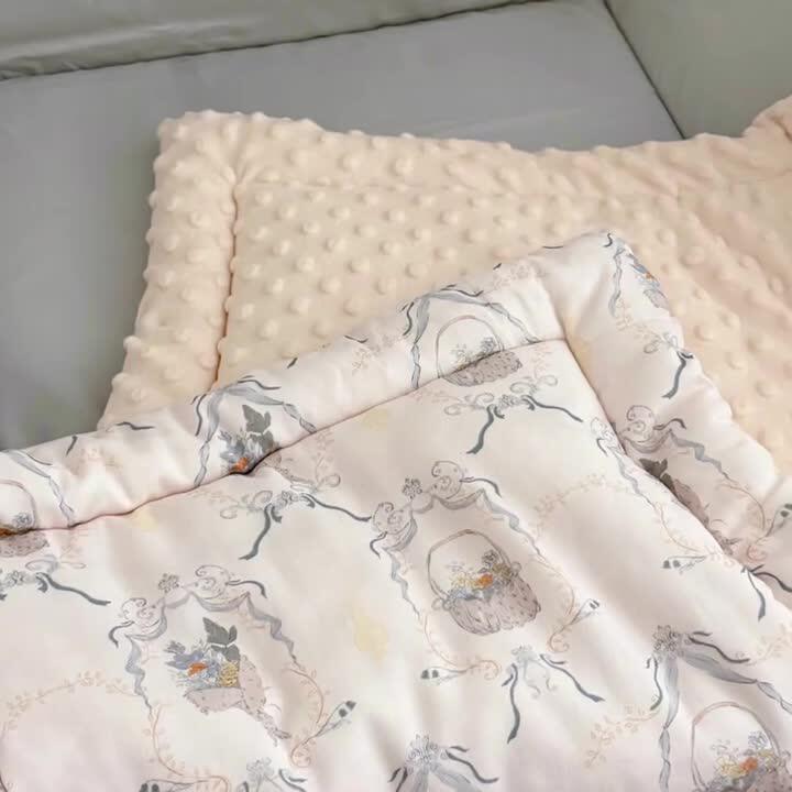 婴儿尿布台垫新生儿护脊