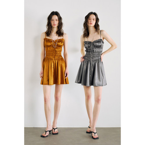 PynkiSwear 银色/南瓜橘缎面修身褶皱连衣裙女A字短款吊带裙夏