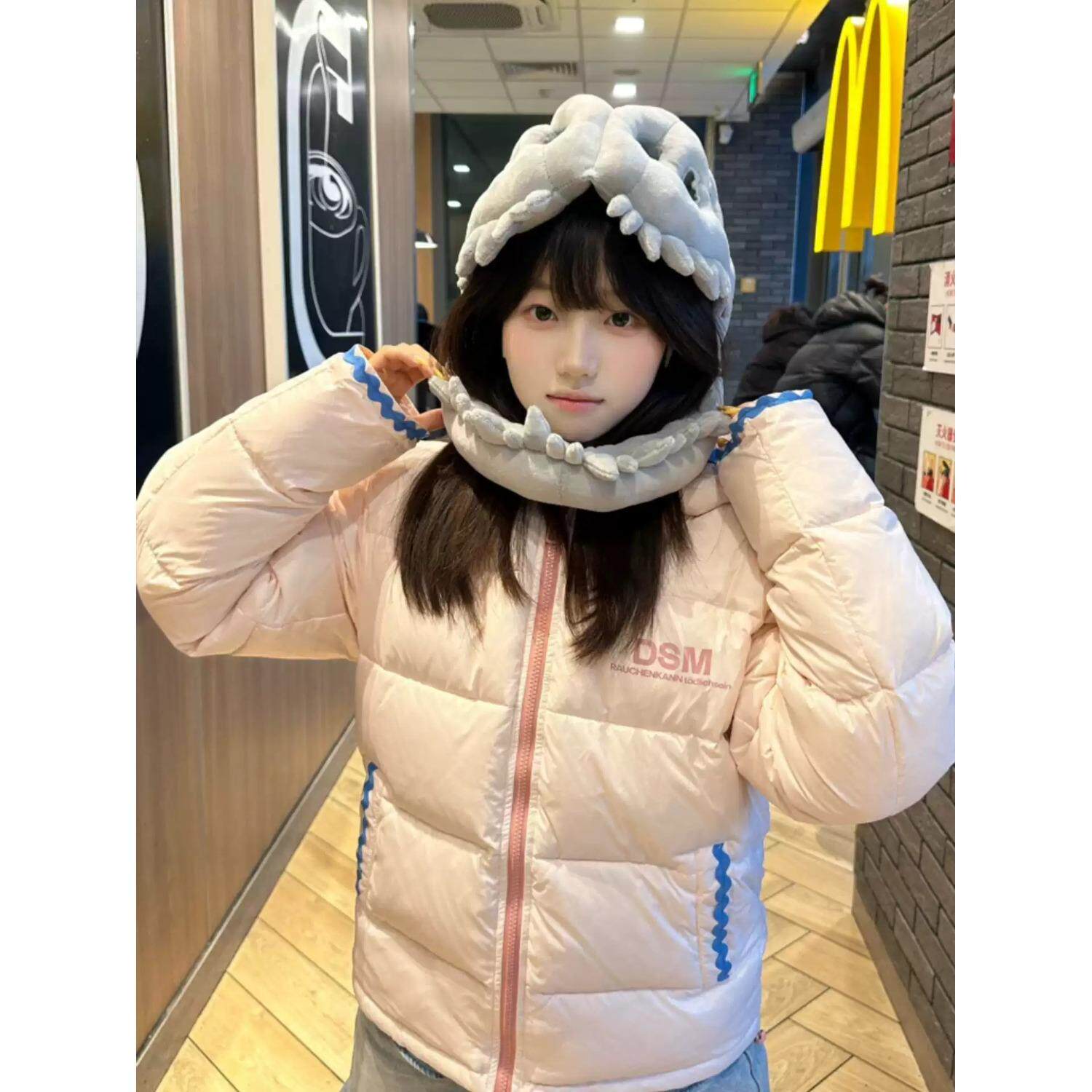 粉色短款棉服女2026冬季新款轻薄连帽棉衣学院风甜美保暖外套