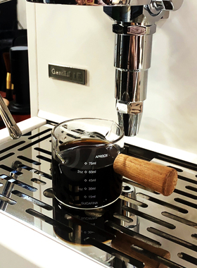 意式浓缩咖啡玻璃小奶盅带刻度量杯创意木把小奶缸奶罐ins风