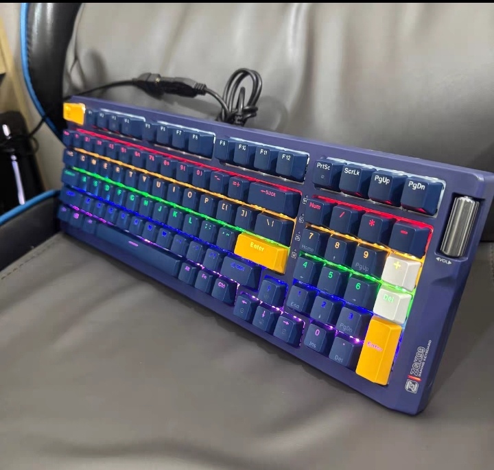 磁动力键盘LK ZGK99光轴游戏电竞机械键盘USB接口全键无冲拼色