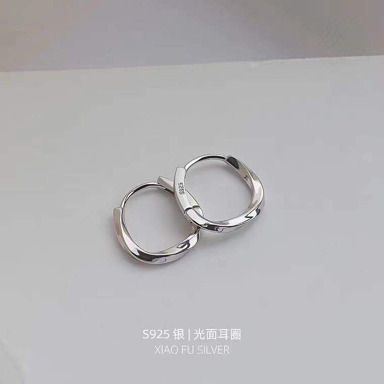 2024新款饰品 素圈耳扣养耳洞百搭通勤耳环女时尚小众轻奢耳圈