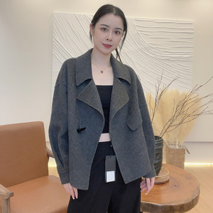 毛呢外套女秋冬季新款2023高级感西装牛角扣小个子短款双面呢大衣
