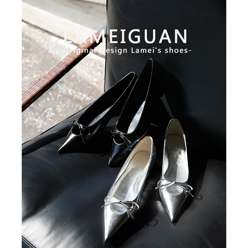 法式尖头蝴蝶结浅口通勤单鞋女2026春季新款银色性感一脚蹬平底鞋