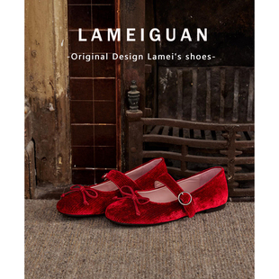 法式灯芯绒扣带蝴蝶结新娘婚鞋女春2026新款红色浅口平底玛丽珍鞋