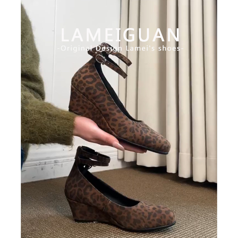 2026春季新款性感豹纹扣带坡跟玛丽珍女复古圆头浅口高跟鞋不累脚