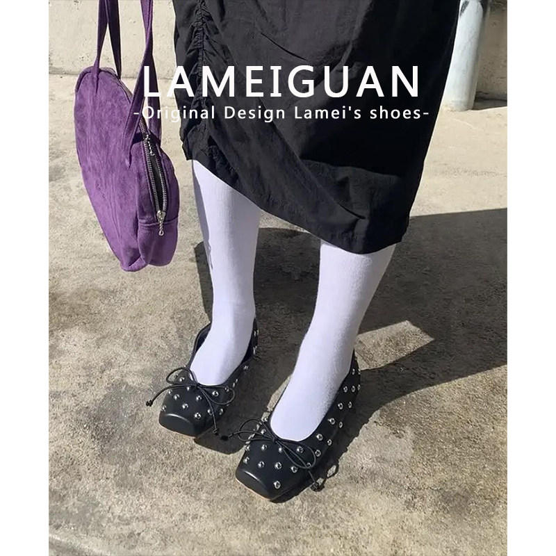 复古黑色铆钉猪鼻子方头芭蕾舞鞋女2026春季新款绝美浅口平底单鞋