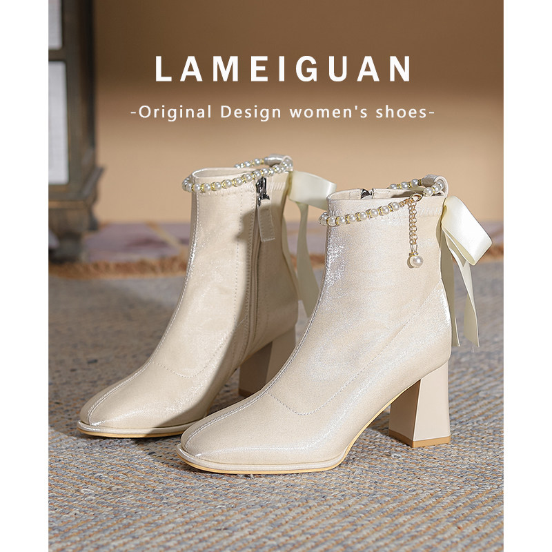 气质绸缎珍珠蝴蝶结中筒高跟靴女2025秋冬新款白色圆头粗跟短筒靴