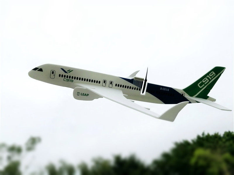 c919电动自由飞 通用手抛手掷 耐摔智能滑翔机c919电动客机自由飞
