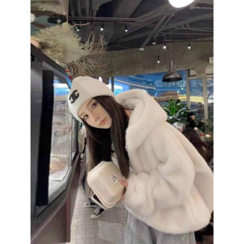 Chlenady经典白色毛皮貂皮天鹅绒外套的妇女冬季加厚宽松连帽薄兔