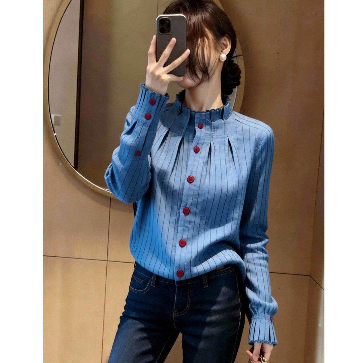 春季新款轻奢风时尚百搭蓝色立领单排扣喇叭袖衬衫女通勤宽松衬衣