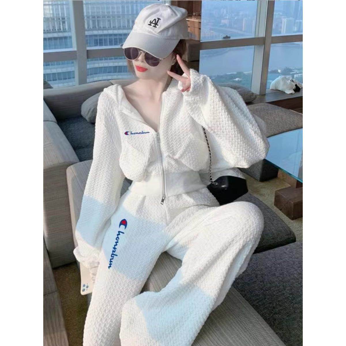 LILY MOST白色休闲运动套装女秋冬减龄卫衣阔腿裤时尚穿搭两件套