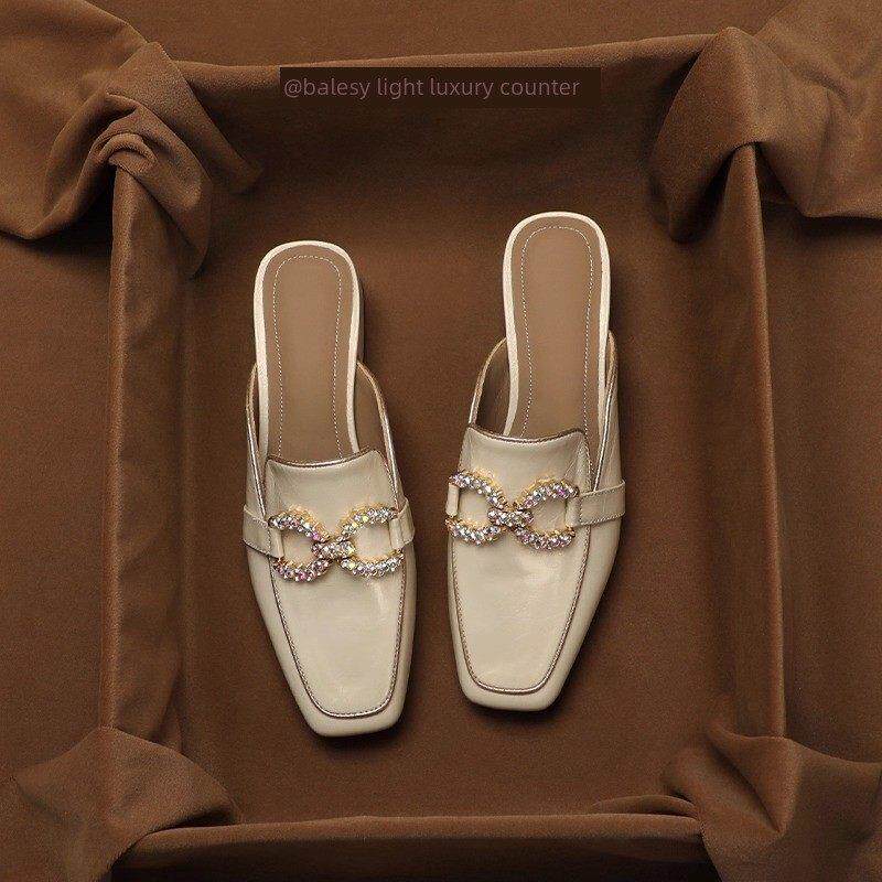 英国真皮包头半拖鞋女士外穿2025年夏季新的超级热莱茵石中厚后跟