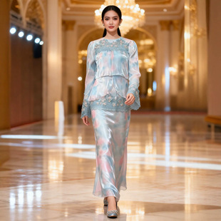 东南亚马来风欧根纱连衣裙长袖蓝粉渐变缎面长款钉珠Baju Kurung