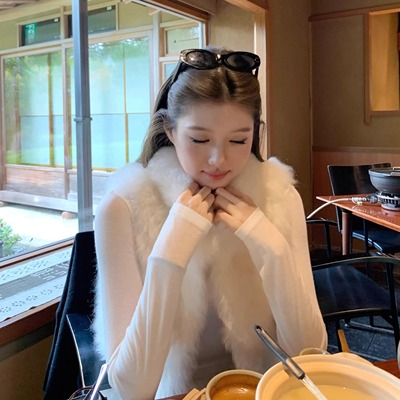 毛毛马甲皮草马甲托卡2025冬保暖背心时尚新款小个子背心加厚外套