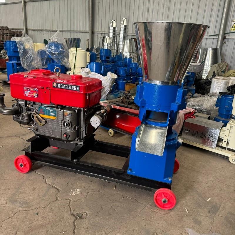 饲料制粒机视频  草粉粮食饲料颗粒机厂  鸡鸭饲料颗粒机生产线