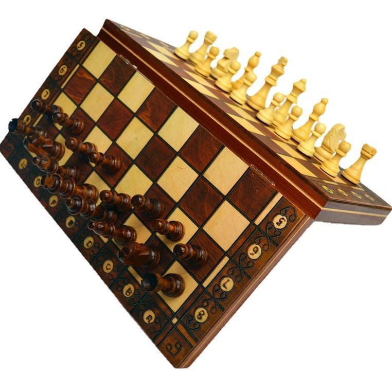 Wooden magnetic chess set, portable and foldable