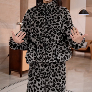 珊瑚绒豹纹慵懒风家居服冬季立领休闲加绒加厚可外穿时尚睡衣套装
