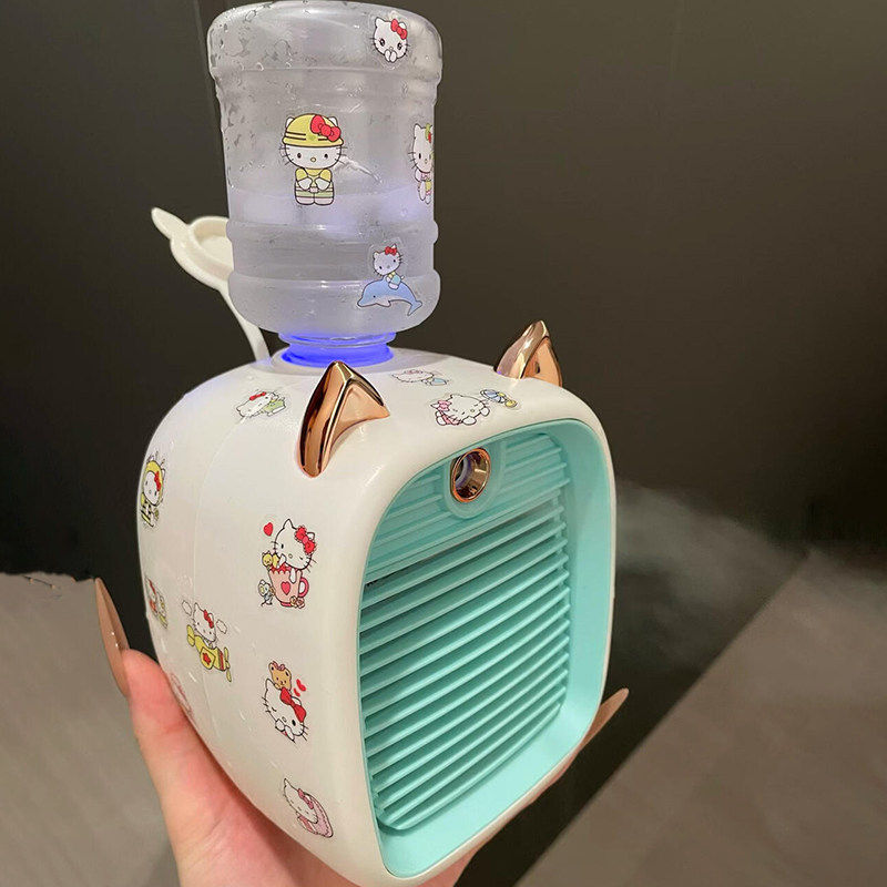 喷雾风扇小型加湿器降温台式学生上课静音大风力上班办公桌面风扇