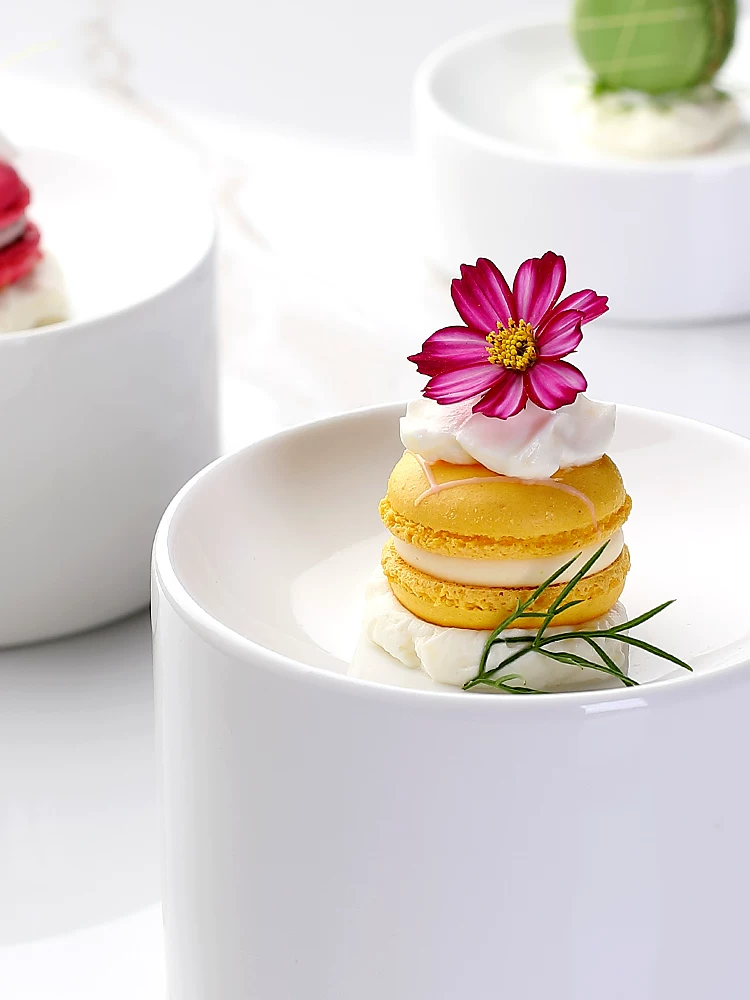 Французская высококлассная западная молекулярная кухня, снеки, фарфоровые цилиндрические тарелки, креативные блюда для ресторана, художественная концепция блюд, персонализированные десертные тарелки