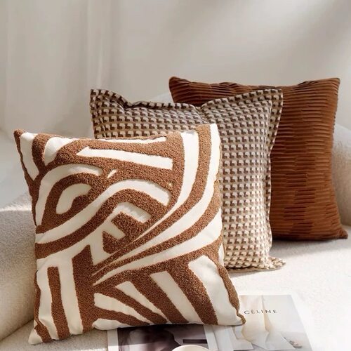 现代简约法式咖色棕色样板间抱枕