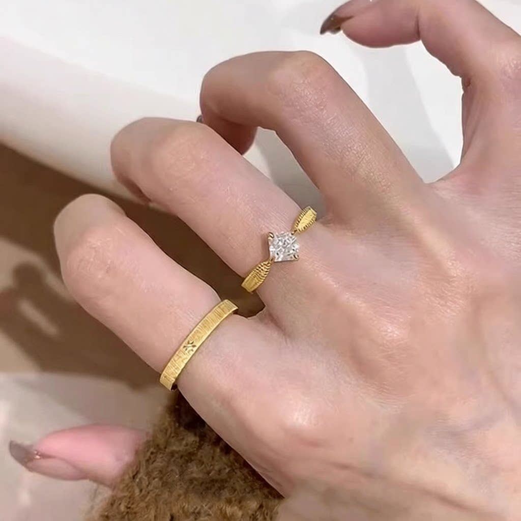 中古金色拉丝小方钻星芒戒指女30