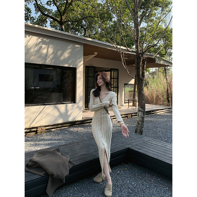 时尚百搭A字纯色林千入连衣裙