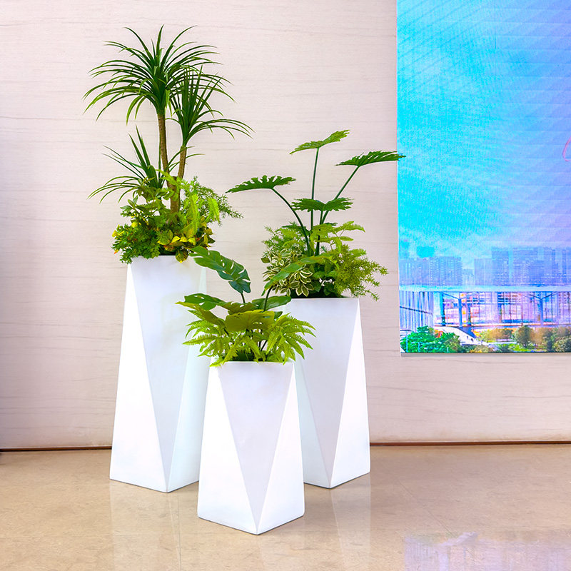 落地花瓶仿真吊兰树龟背绿植景观图片