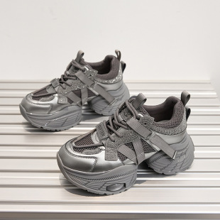 女春秋百搭真皮轻便小个子增高显脚小运动鞋 2025新款 厚底老爹鞋