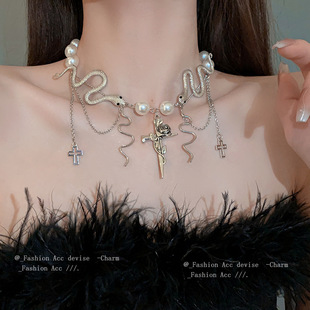 设计感锁骨链小众暗黑风气质饰品 十字架镶钻蛇形珍珠项链个性