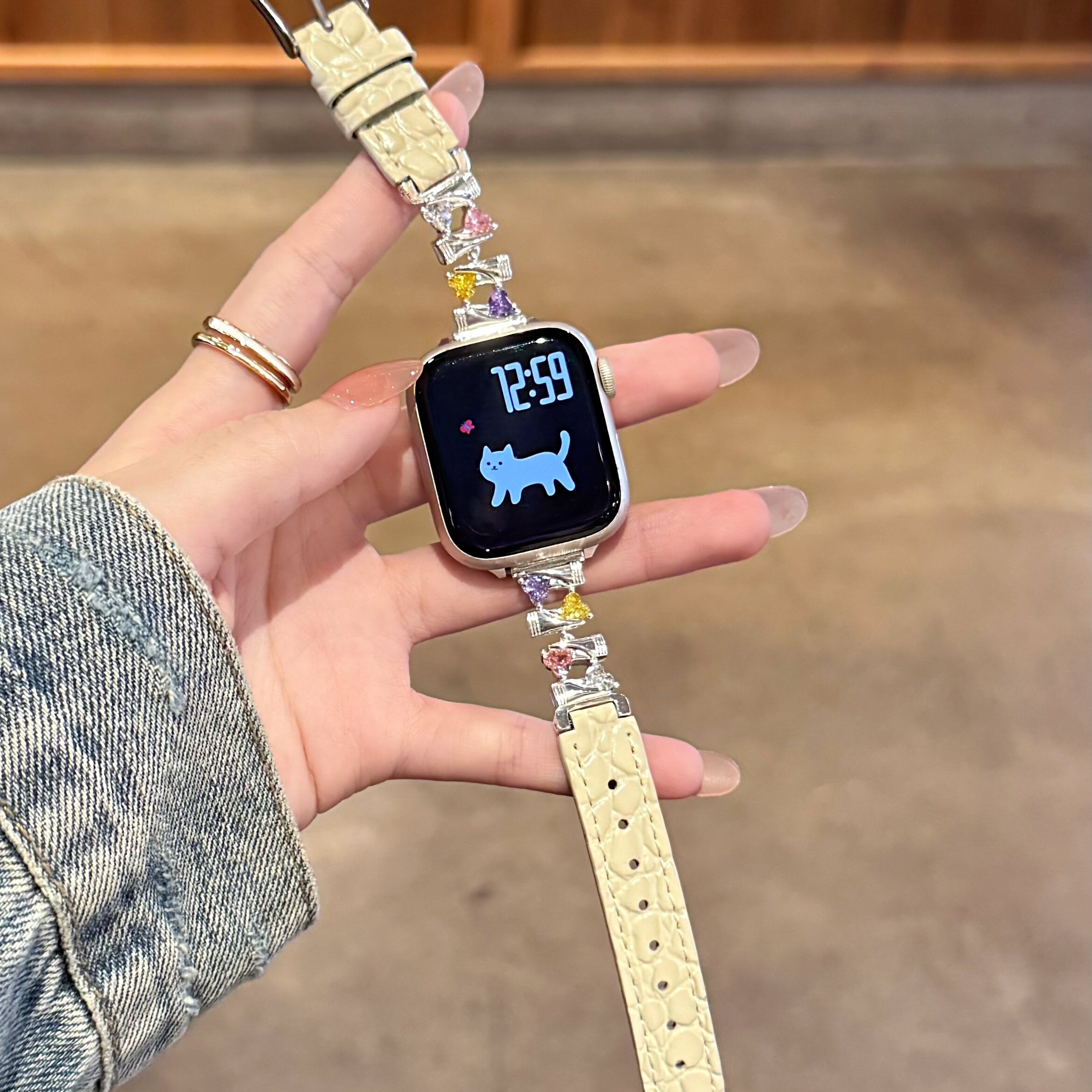 适用小米9Pro表带糖果锆石彩钻不规则鳄纹皮腕带iwatchS11/10/9/8/7代se3女41mm华为Fit4/3秋冬百搭红米6腕带
