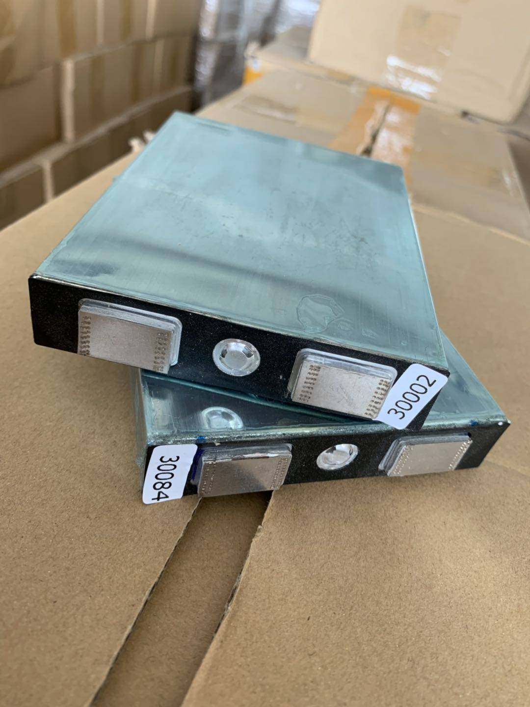 2v30ah52ah磷酸铁锂大容量大单体电芯电动车储能动力锂电池