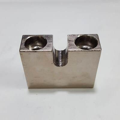 AJKCM3/4/5/6/8-5/10/15/20/25/30调整螺栓用固定块标准型代