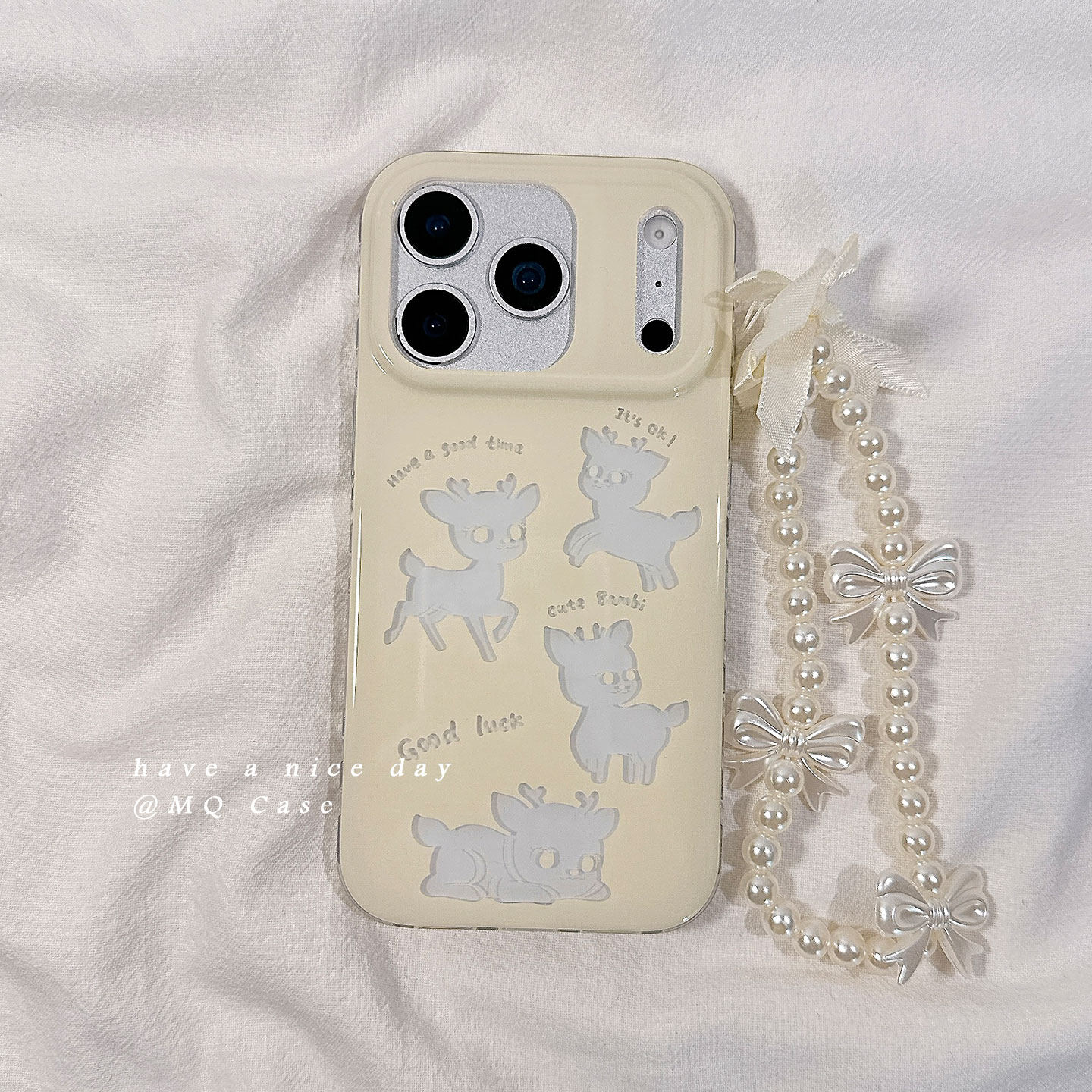 可爱奶黄色镂空斑比小鹿适用苹果17手机壳iPhone17Promax新款16高级感15保护套13硅胶14防摔全包链条挂绳女软