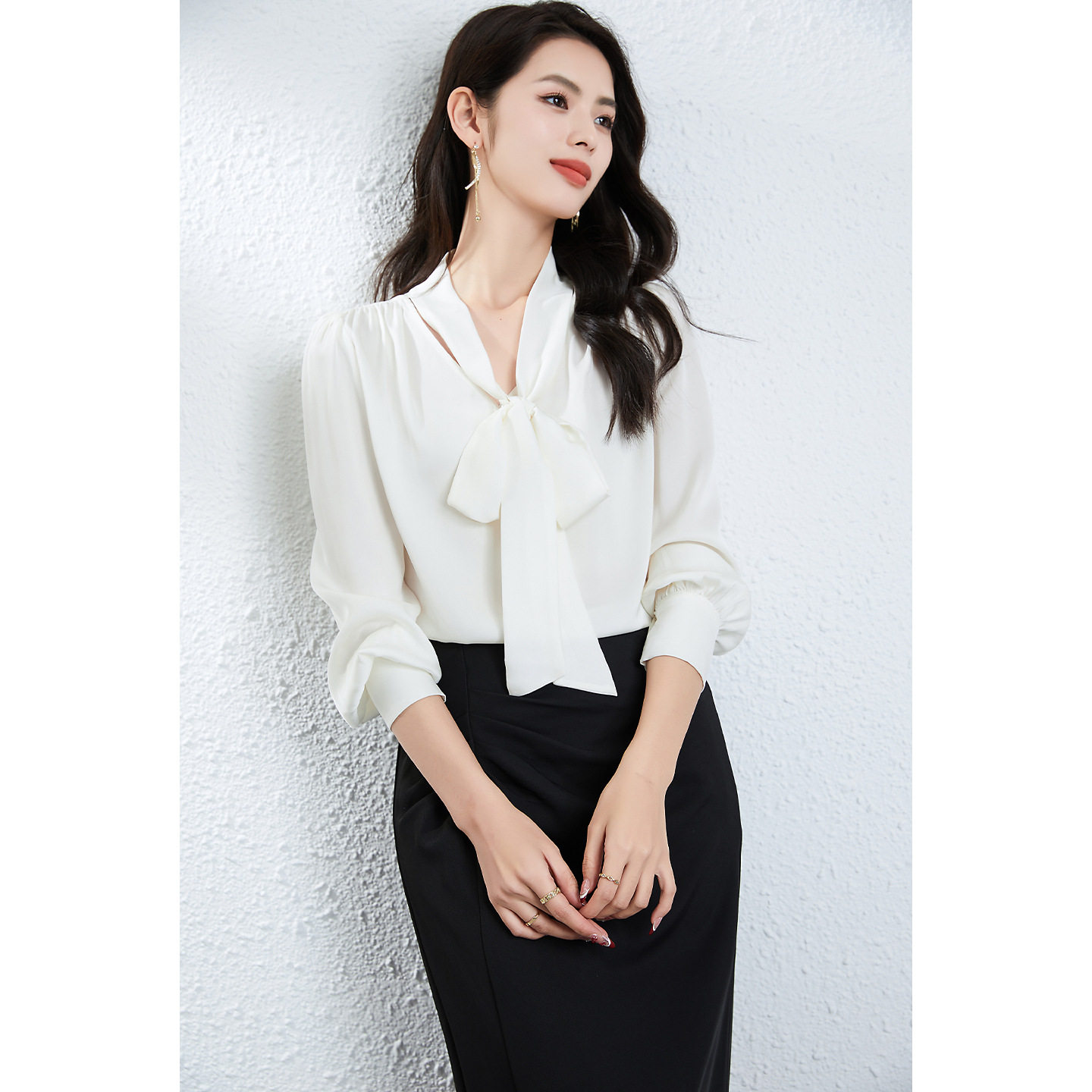 真丝衬衫女桑蚕丝2026夏季新款V领蝴蝶结长袖纯色衬衫套头上衣潮
