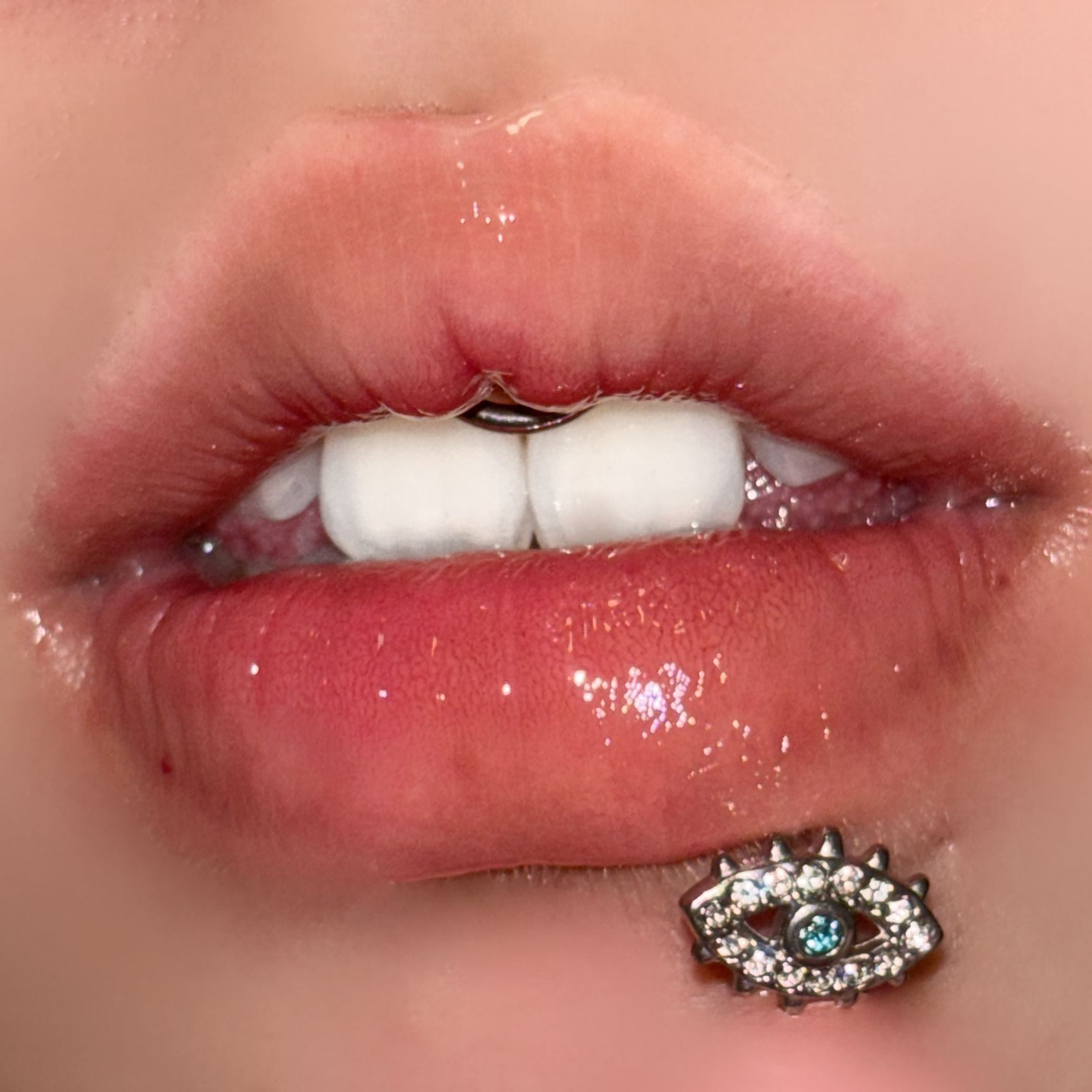 墨刺研究室 恶魔之眼 唇钉钛钢耳骨钉镶钻内螺纹辣妹直钉穿刺饰品